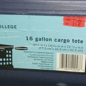 (C 2007 Rubbermaid Target Brand's blue gray storage bin plastic complete 30 1/2'